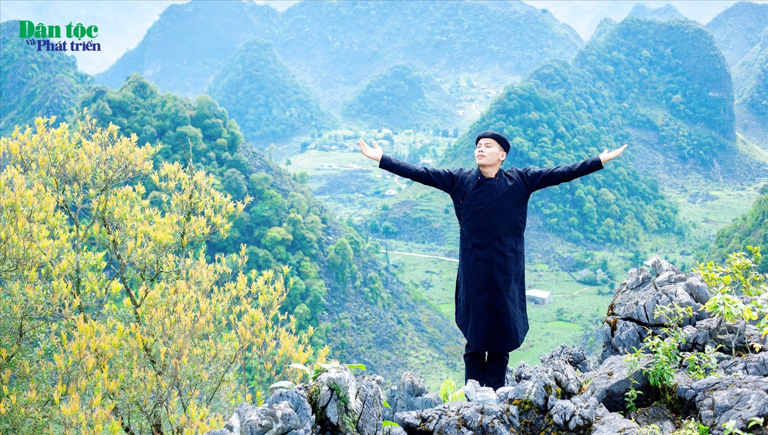 Bàn Văn Tình - Từ thầy cúng đến "sứ giả văn hóa" trên mạng xã hội